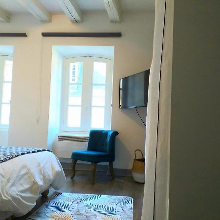 A La Grosse Armee - Dans Hotel Particulier, Hypercentre Avec Garage, Au Calme Bourges Bagian luar foto